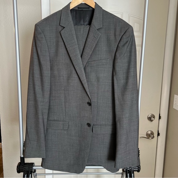 Kenneth Cole suit. Gray. 42 long/36 waist. - Picture 1 of 5